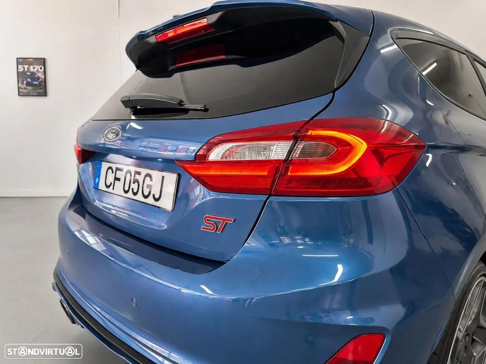Ford Fiesta 1.5 EcoBoost S&S c/ Pack Pele Exclusiva ST - 27