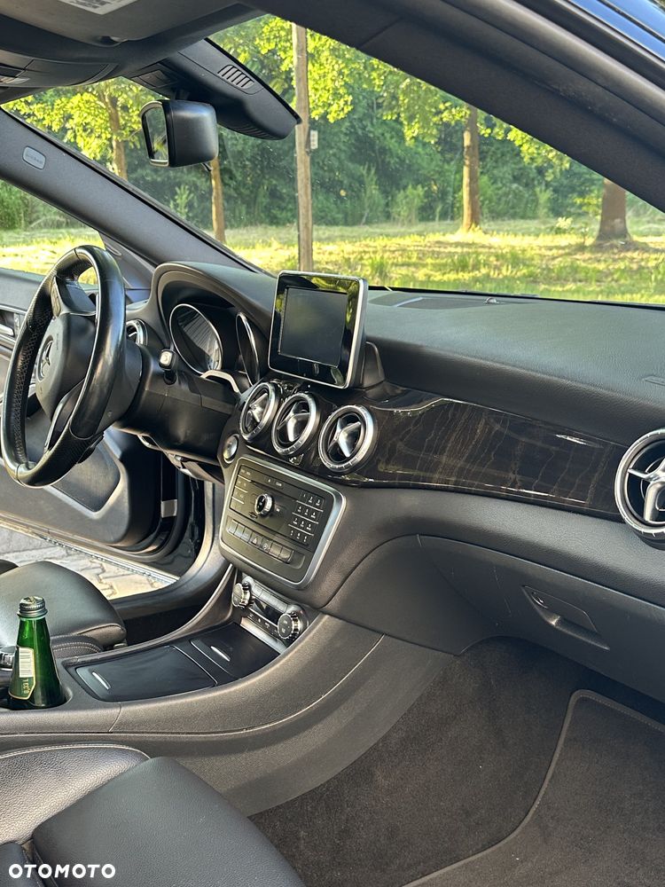 Mercedes-Benz CLA 250 7G-DCT AMG Line - 10
