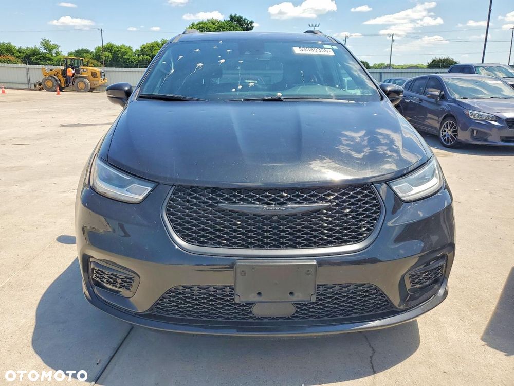 Chrysler Pacifica - 5