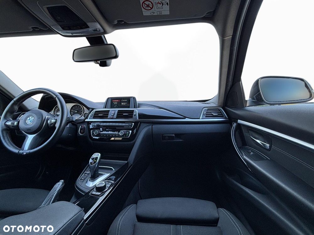 BMW Seria 3 320i GPF xDrive - 18