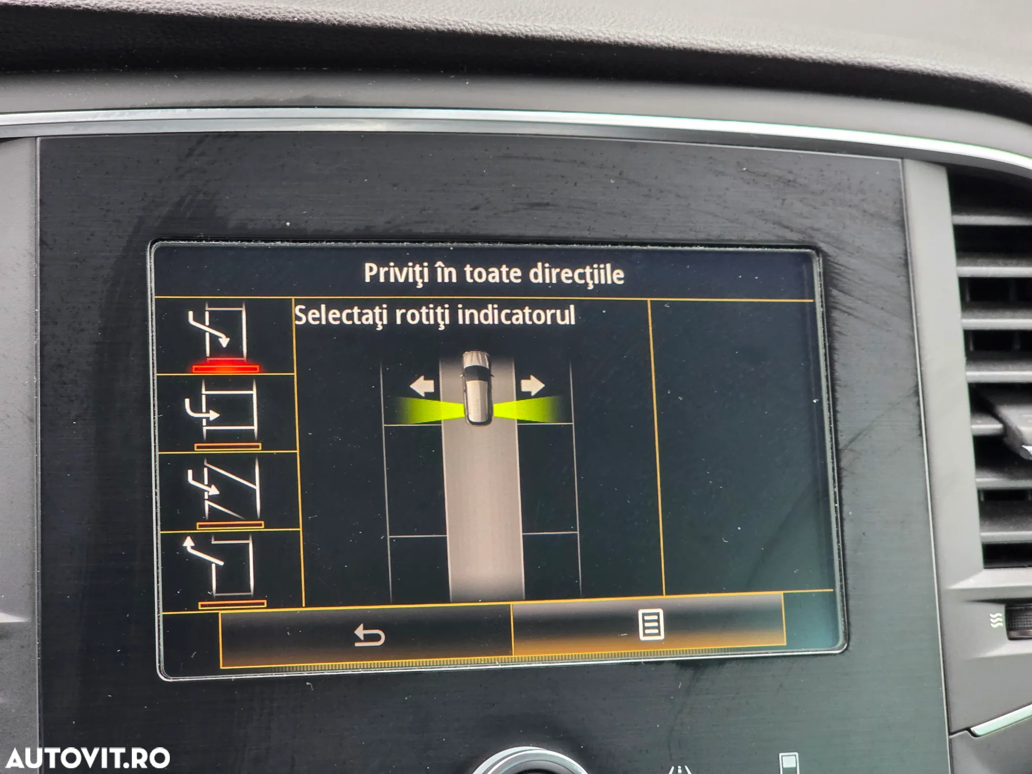 Renault Megane Grandtour dCi 110 FAP EDC BOSE Edition - 19