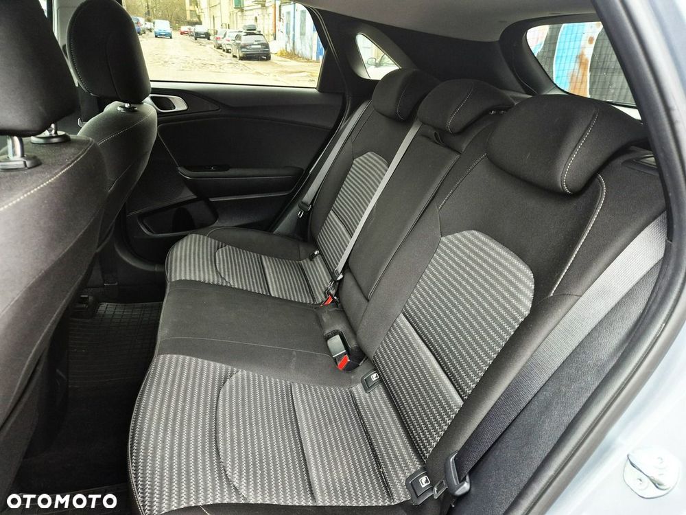 Kia Ceed 1.5 T-GDI M DCT - 17