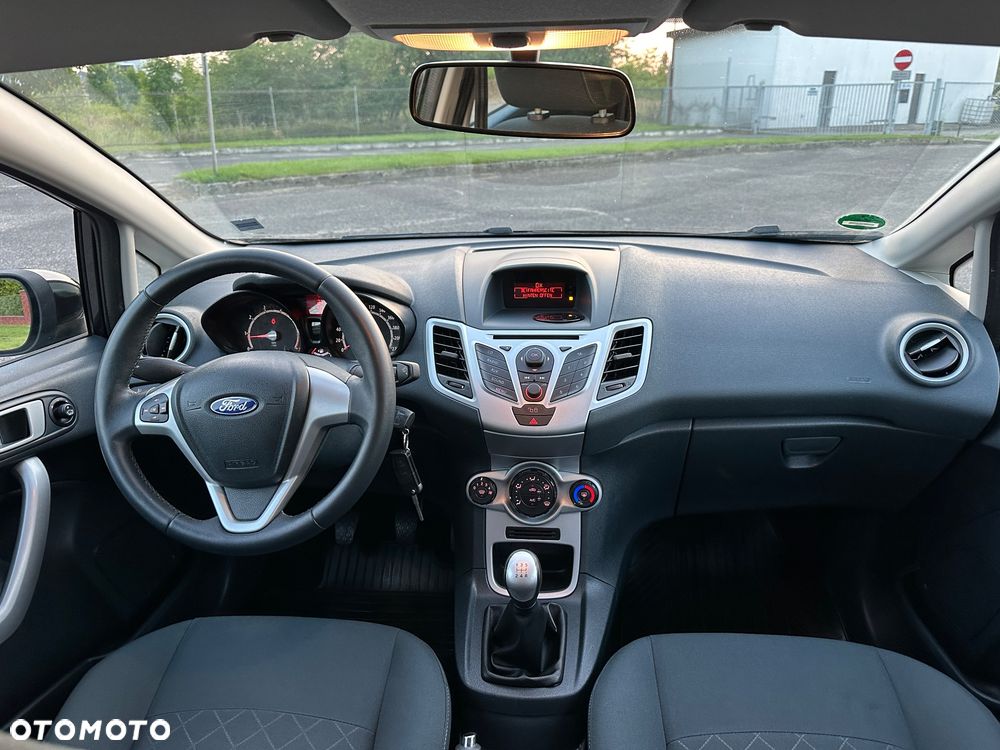 Ford Fiesta 1.25 Ambiente EU5 - 26