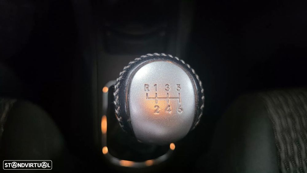Toyota Yaris 1.33 VVT-i Comfort — fotografia 13