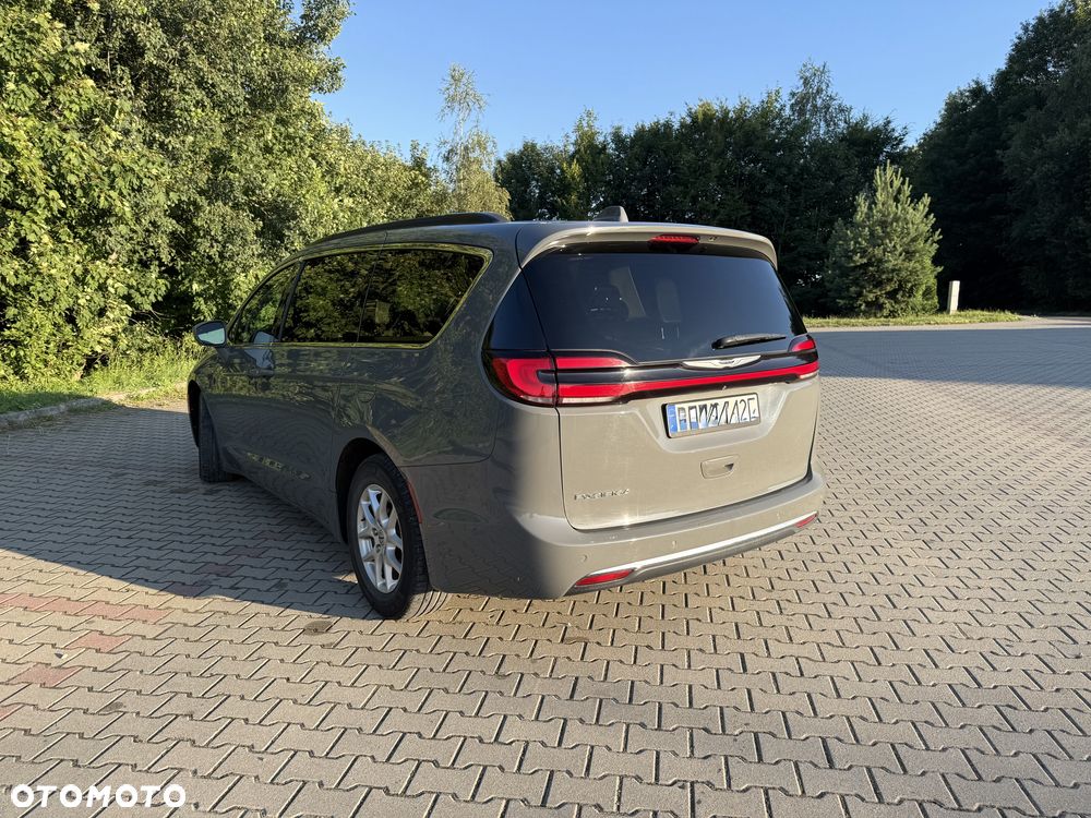 Chrysler Pacifica - 8