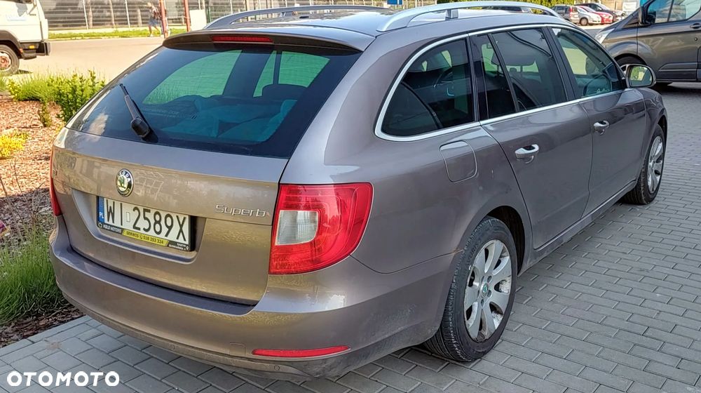 Skoda Superb 2.0 TDI Elegance - 4