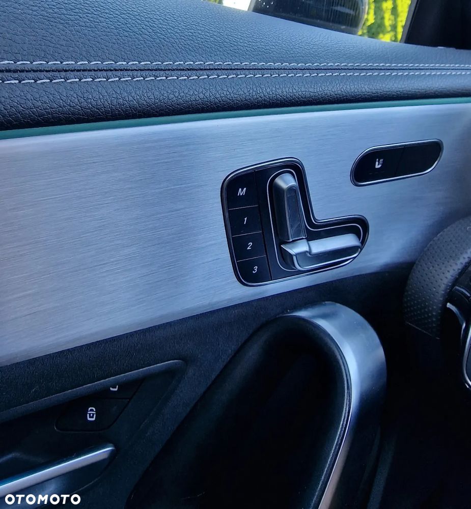 Mercedes-Benz CLA 200 AMG Line 7G-DCT - 19