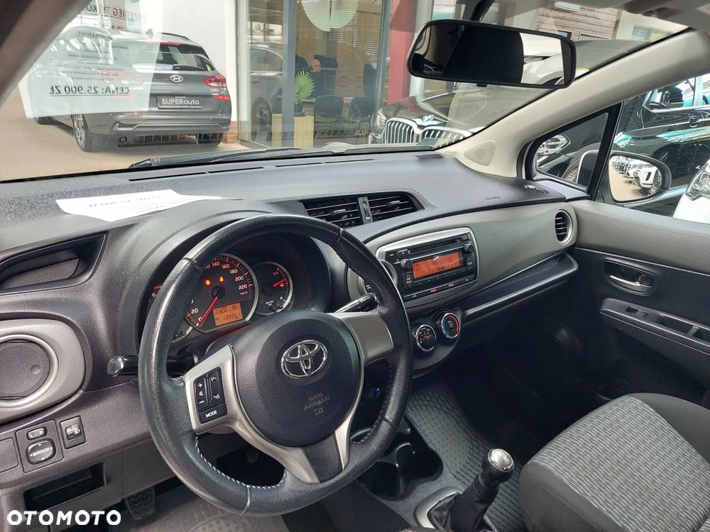 Toyota Yaris - 25