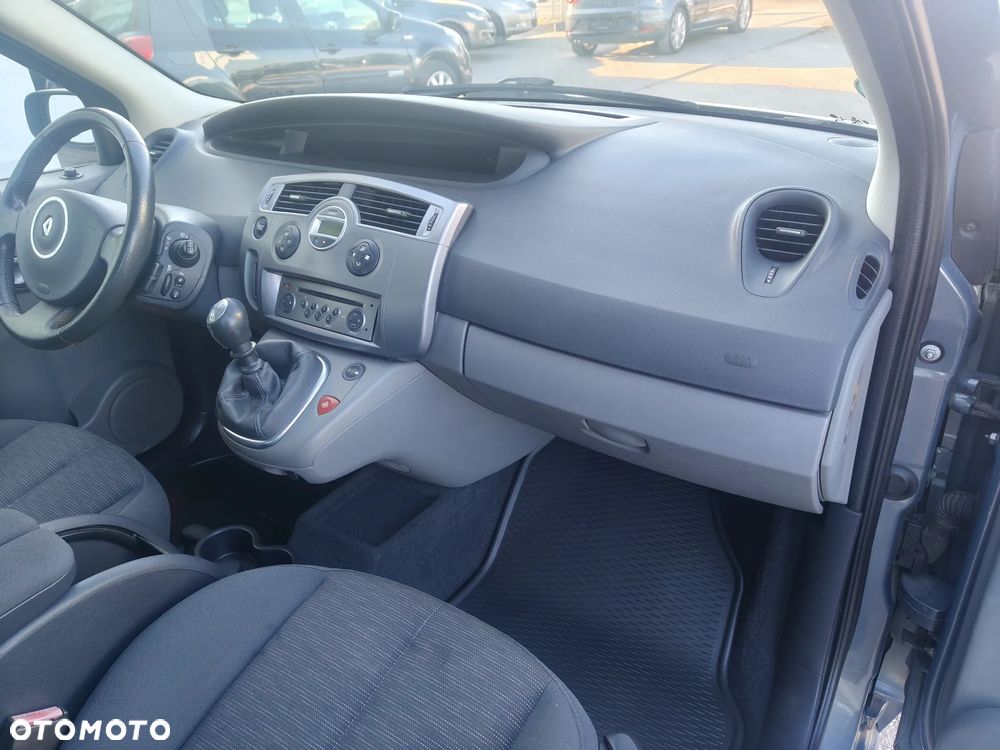 Renault Scenic - 22