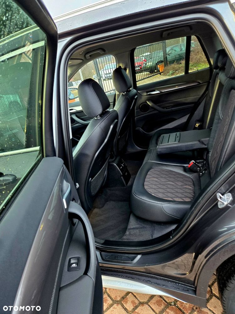 BMW X1 xDrive18d Sport Line - 10