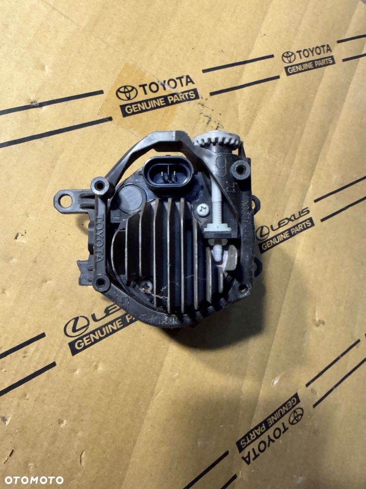 Lampa przeciwmgielna prawa Lexus RX450h 09-15r. - 3