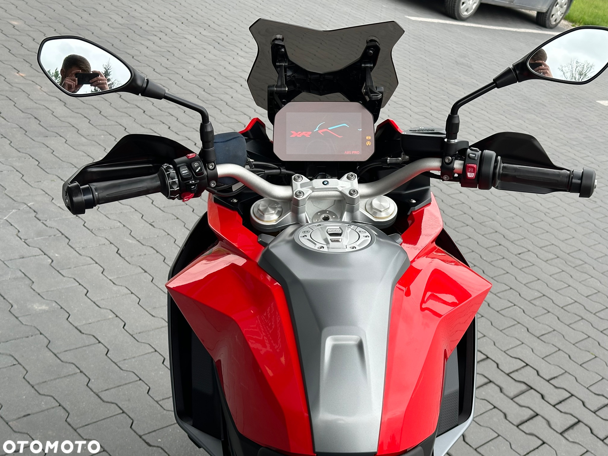 BMW XR - 24