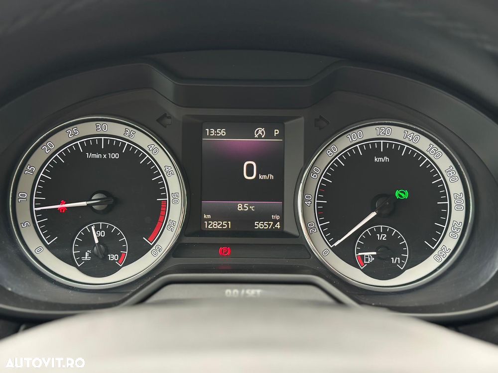 Skoda Octavia 2.0 TDI DSG Style - 26