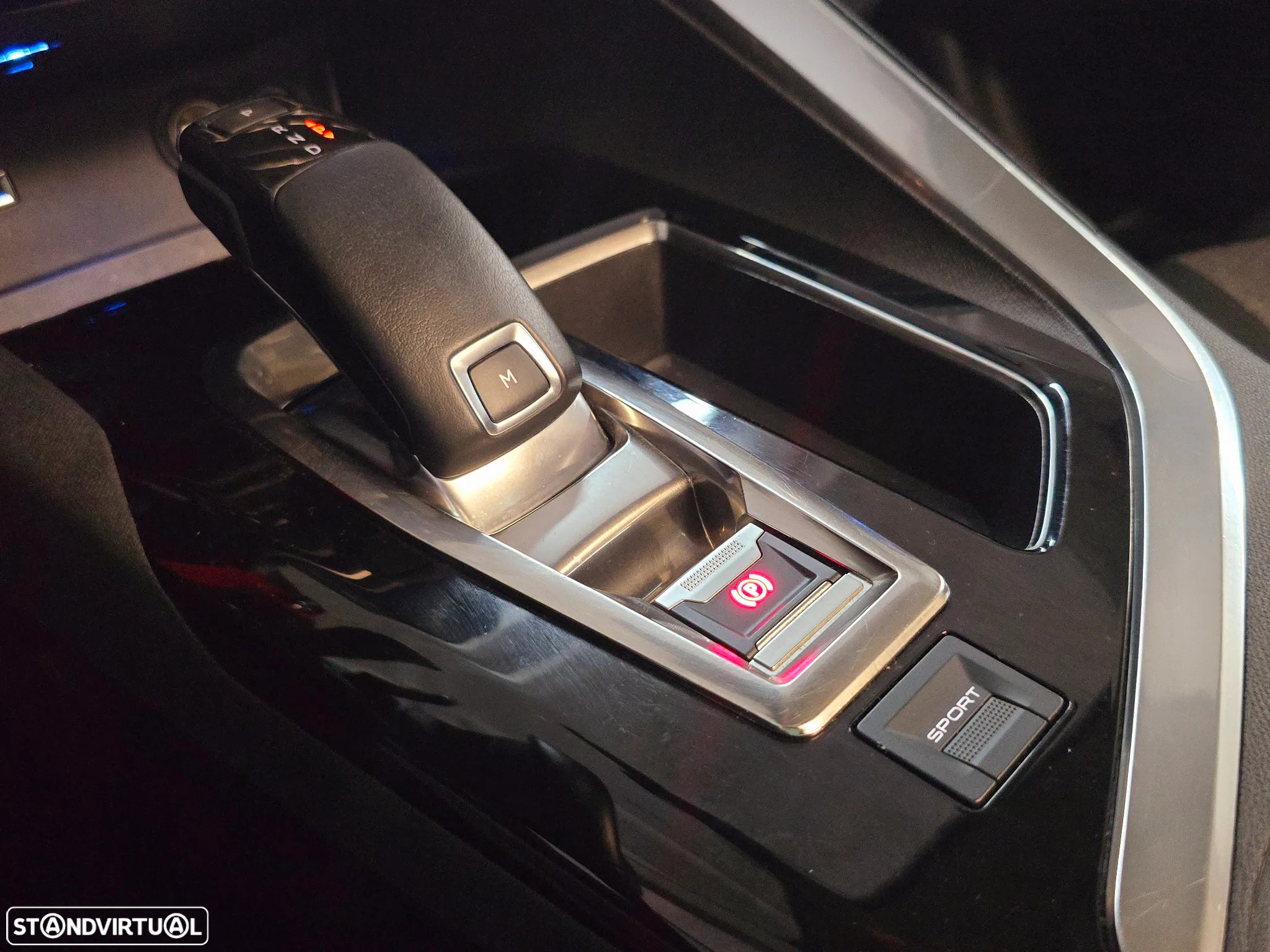 Peugeot 3008 1.2 PureTech Allure Pack EAT8 - 23