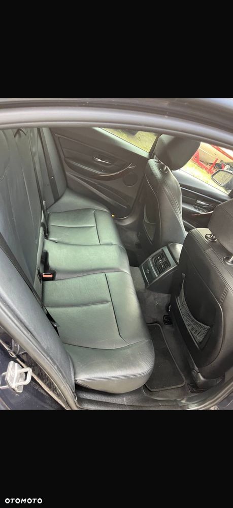 BMW Seria 3 328i - 12