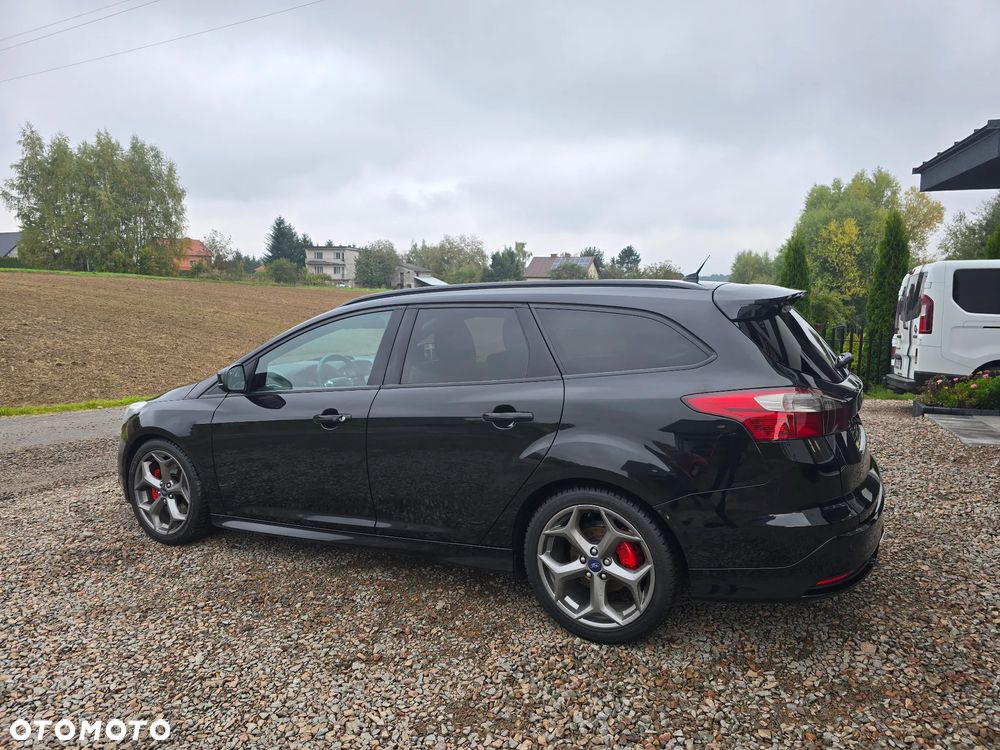 Ford Focus Turnier 2.0 EcoBoost ST mit Leder-Sport-Paket - 27