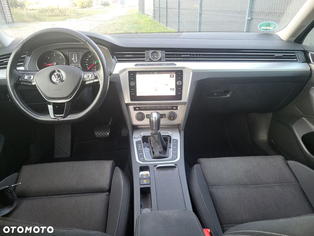 Volkswagen Passat 2.0 TDI SCR DSG Business - 11