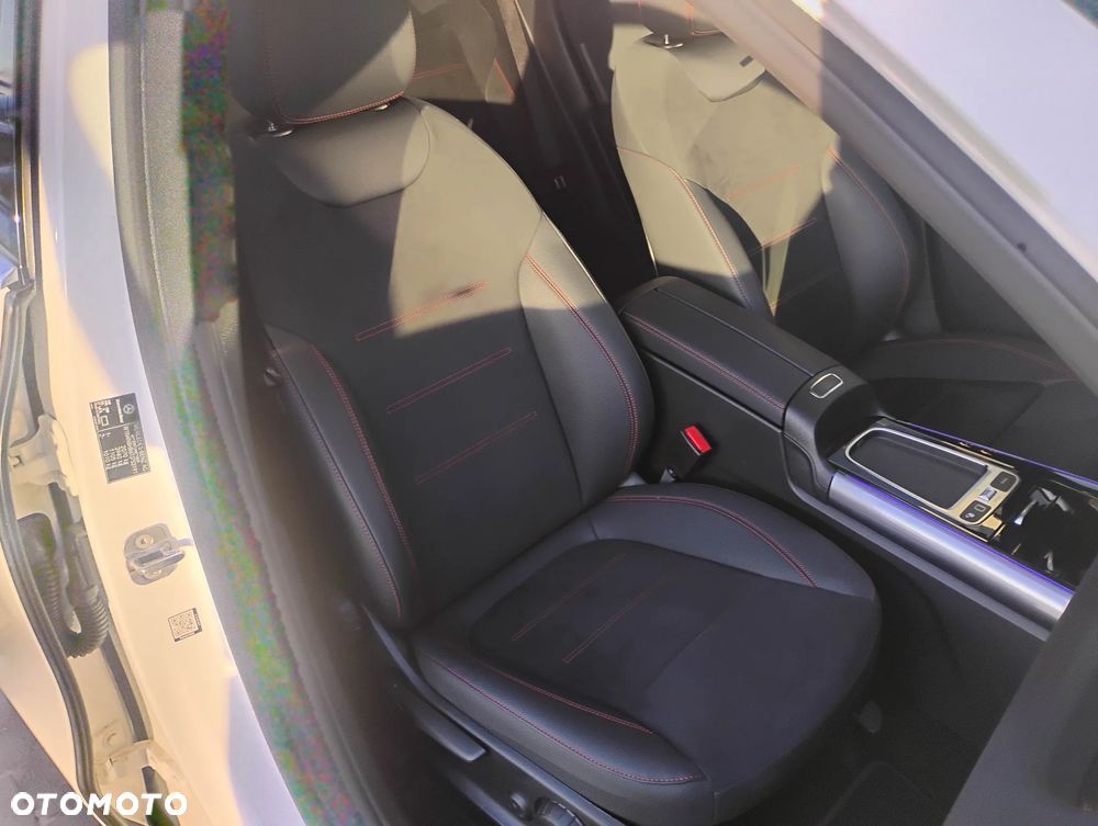 Mercedes-Benz GLA 200 AMG Line - 17