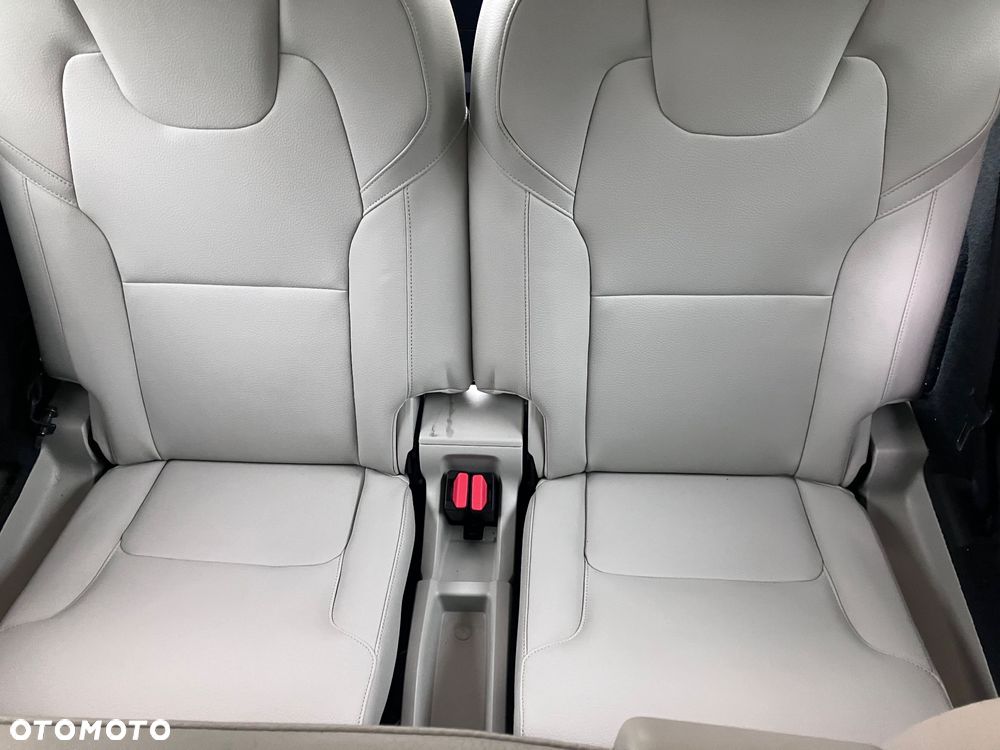 Volvo XC 90 - 12
