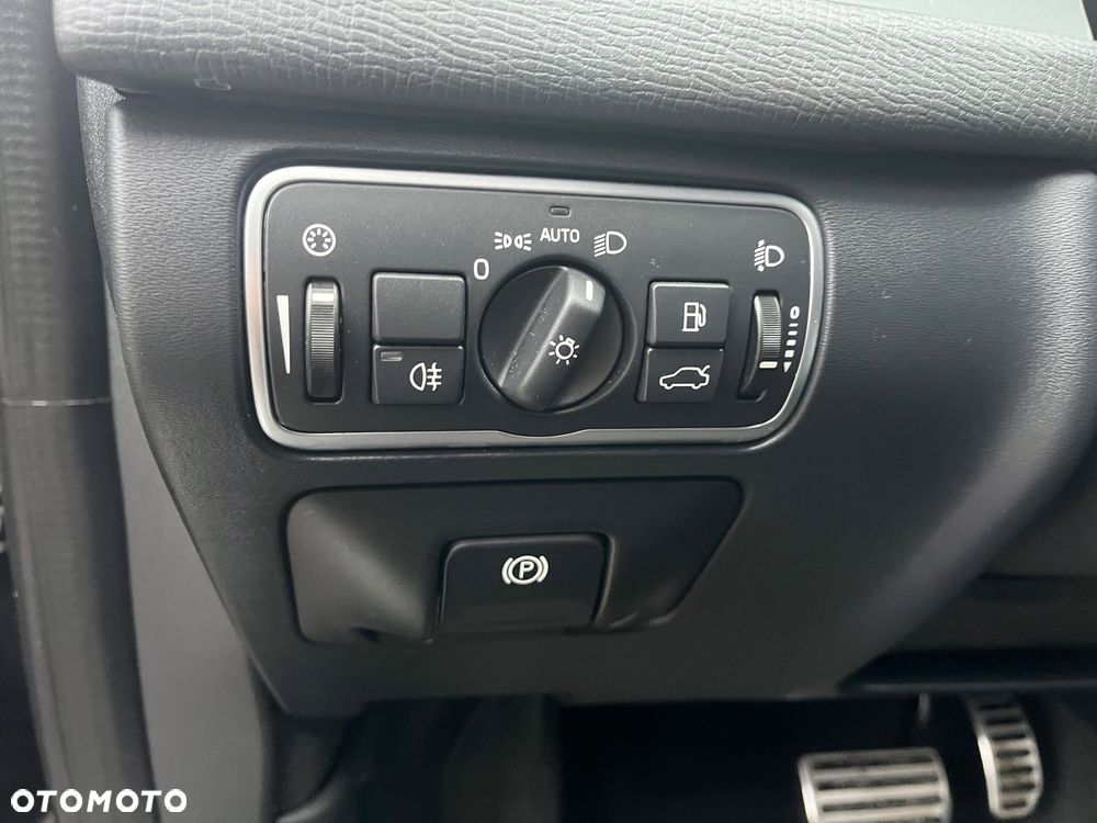 Volvo XC 60 D3 Drive-E R-Design Kinetic - 20