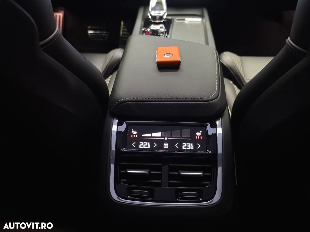 Volvo S60 B5 B AWD Ultimate Dark - 29