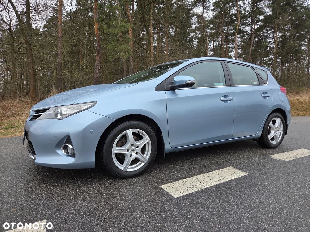 Toyota Auris 1.6 Premium - 1