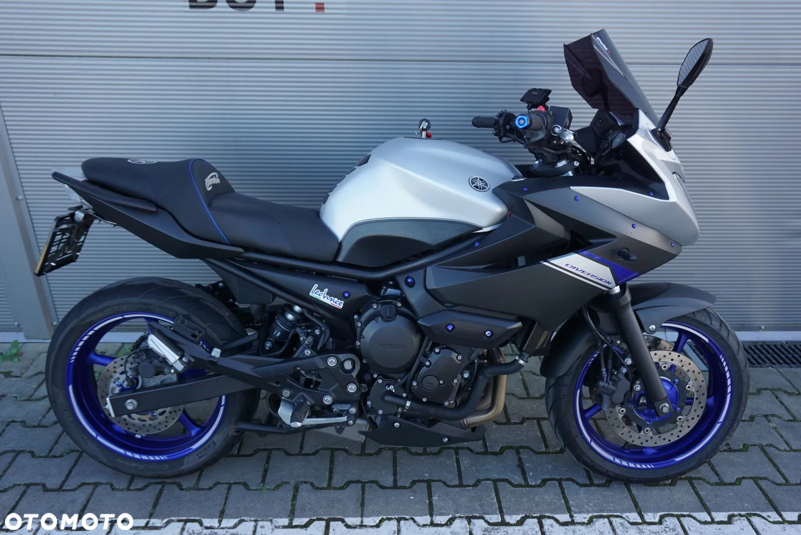 Yamaha XJ - 2