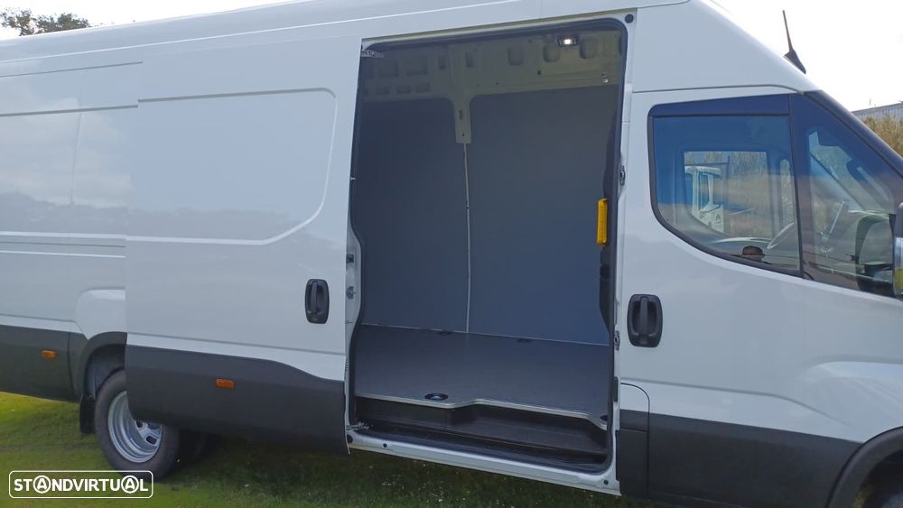 Iveco Daily 3.0 35C21HV A8 4100 18m3 - 10