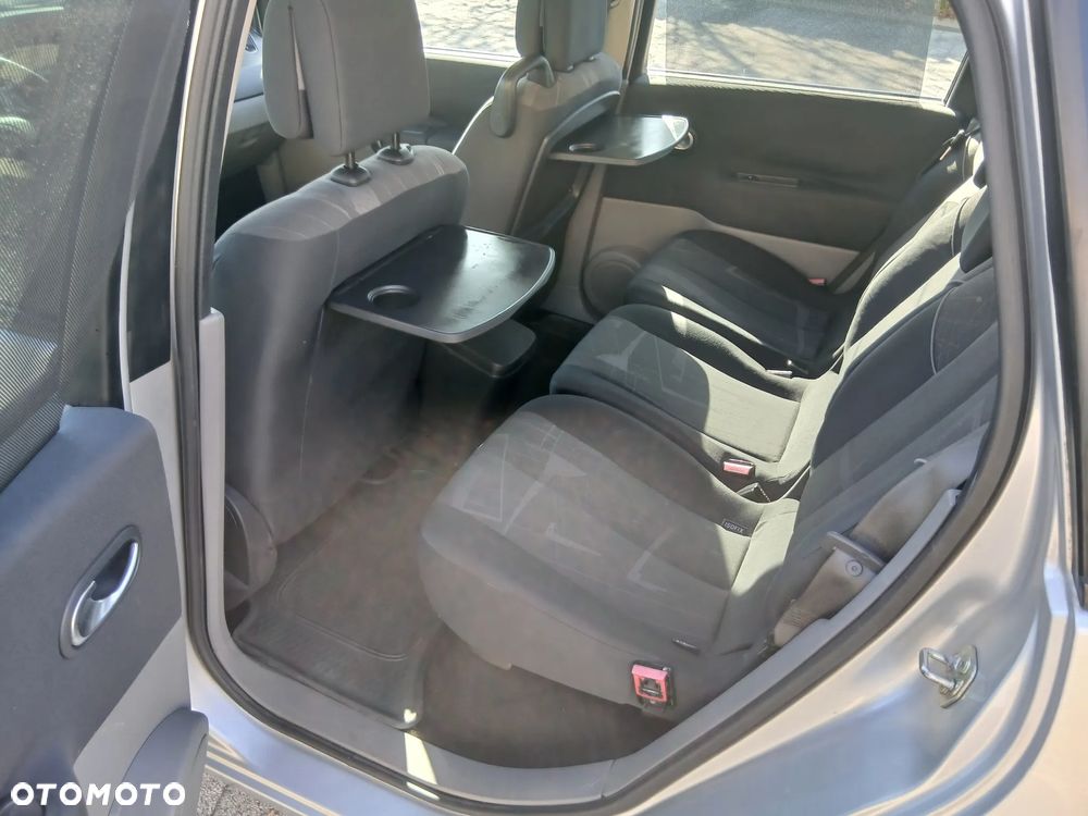 Renault Scenic 1.6 16V Authentique Dynamique - 11