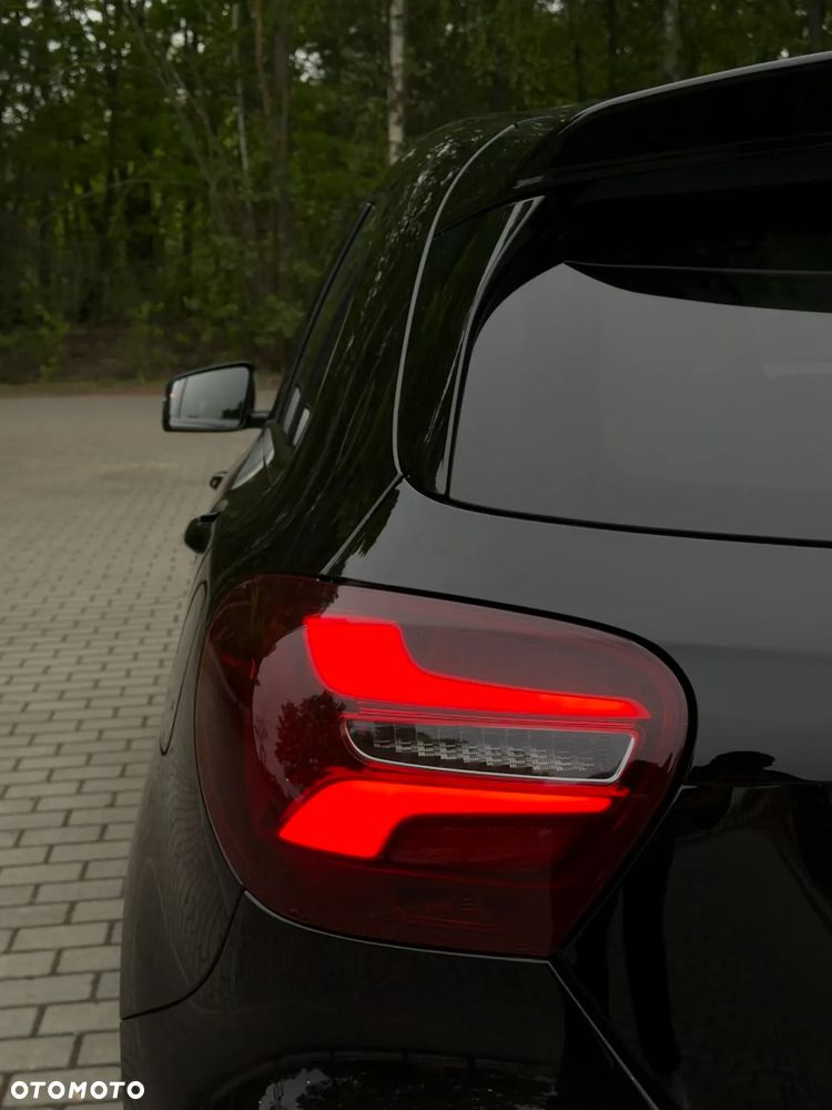 Mercedes-Benz Klasa A 220 4-Matic AMG Line - 9