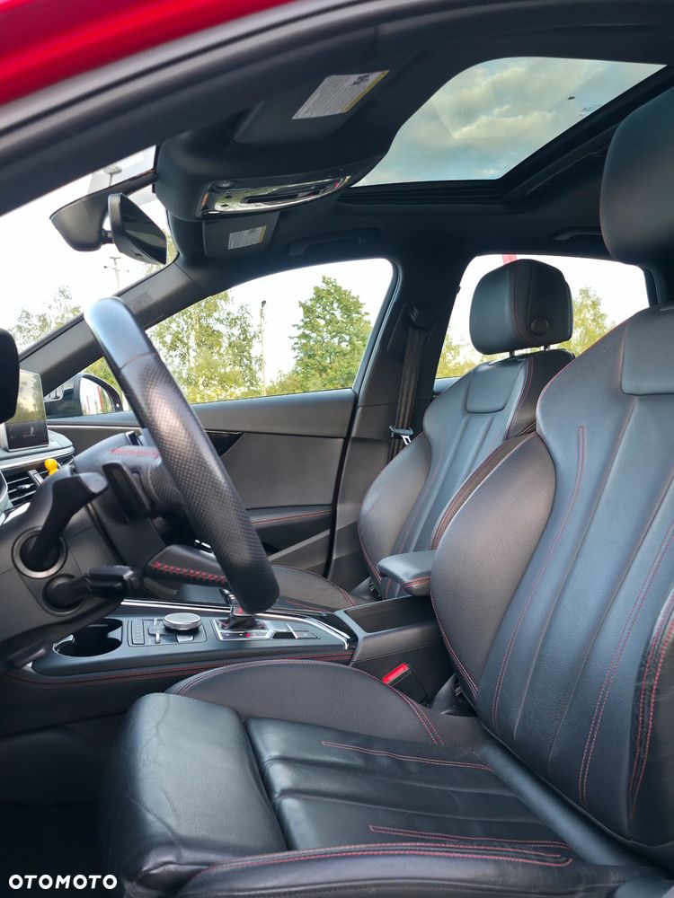 Audi A4 Limousine - 11