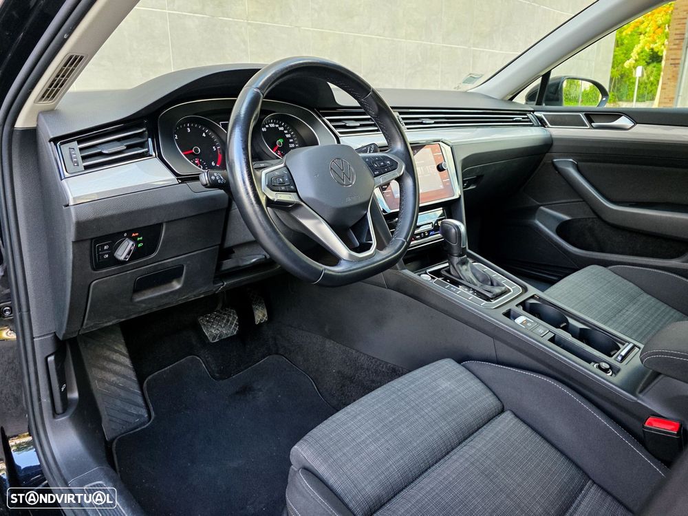 VW Passat Variant - 12
