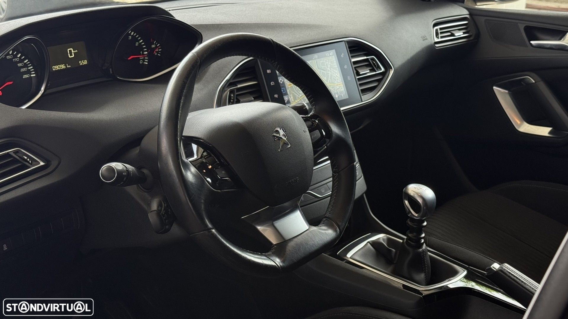 Peugeot 308 1.2 PureTech Allure J17 - 23