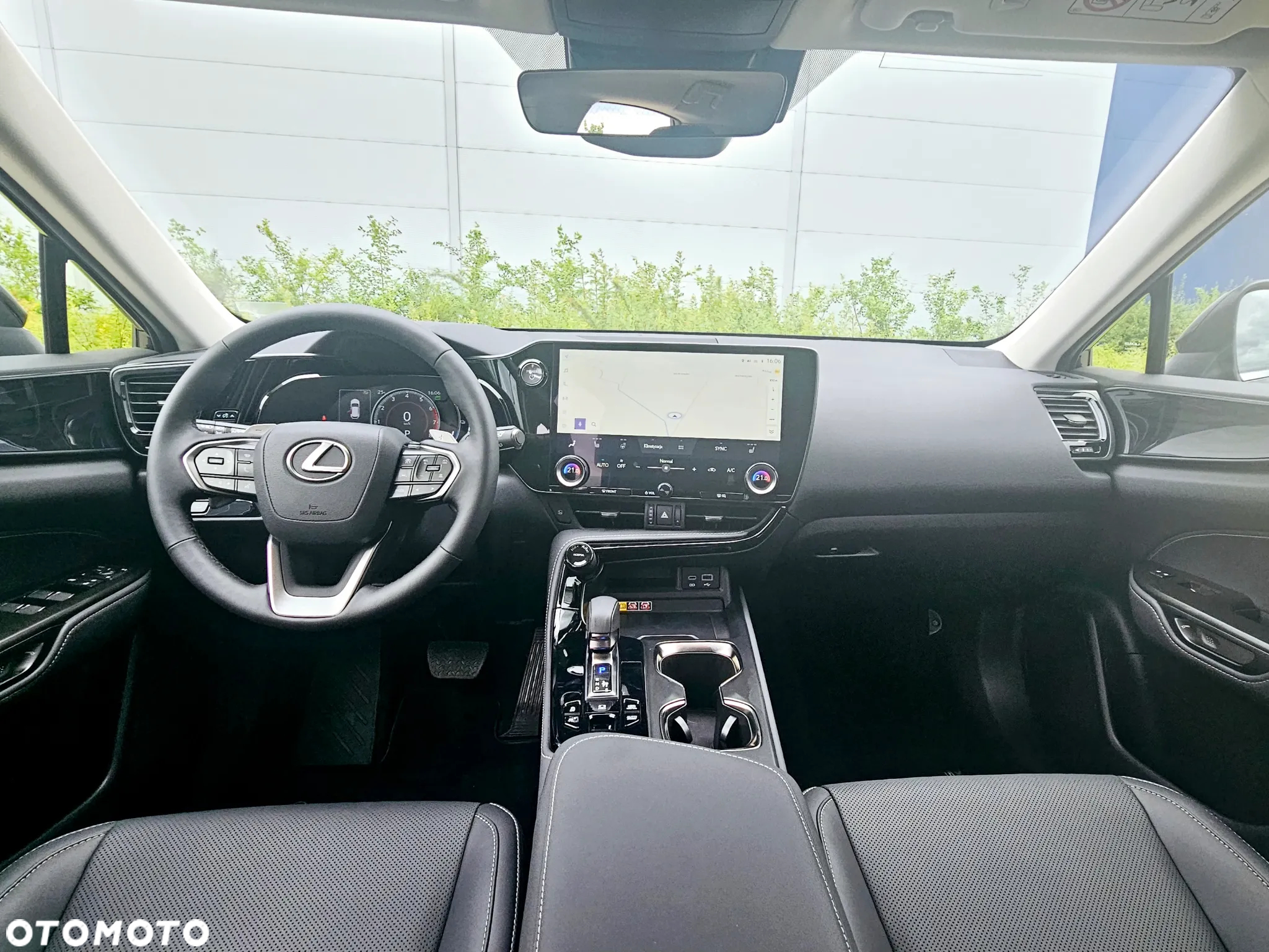 Lexus NX 450h+ Overtrail AWD - 12