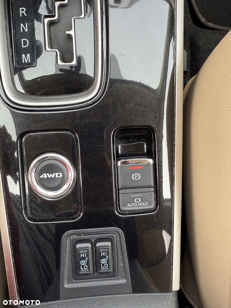 Mitsubishi Outlander - 14