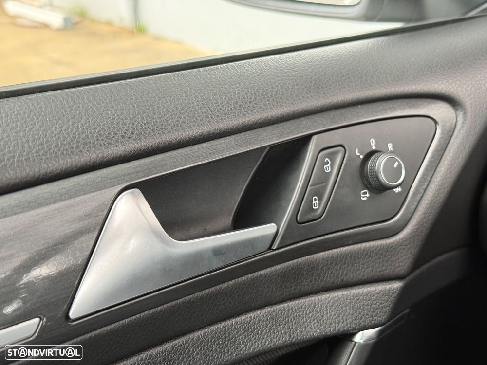 VW Golf 2.0 TDi GTD DSG - 25