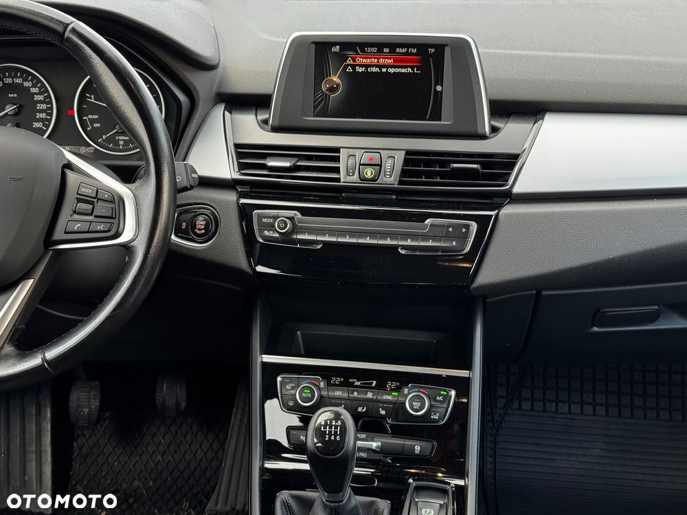 BMW Seria 2 218d - 30
