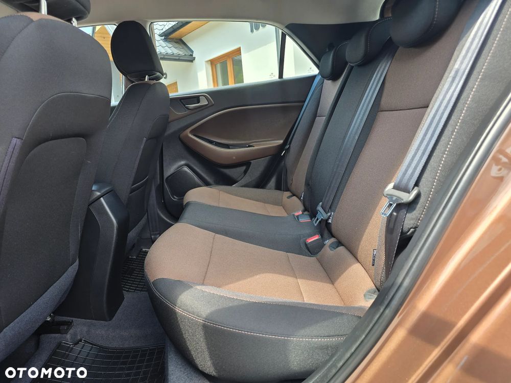 Hyundai i20 1.2 Fifa World Cup Edition - 32