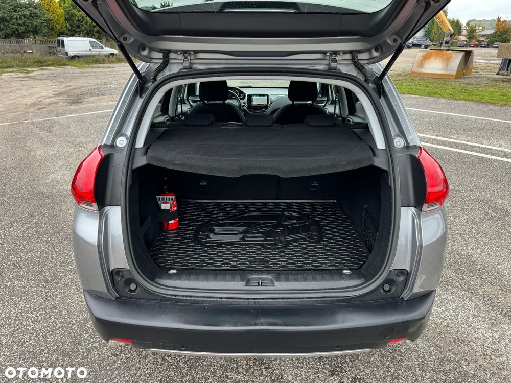 Peugeot 2008 1.2 Pure Tech Style S&S - 7