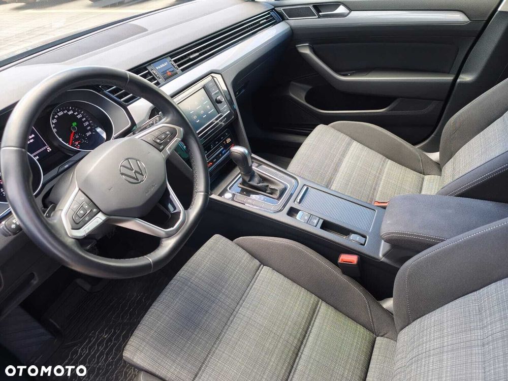 Volkswagen Passat Variant 2.0 TDI EVO Business DSG - 8
