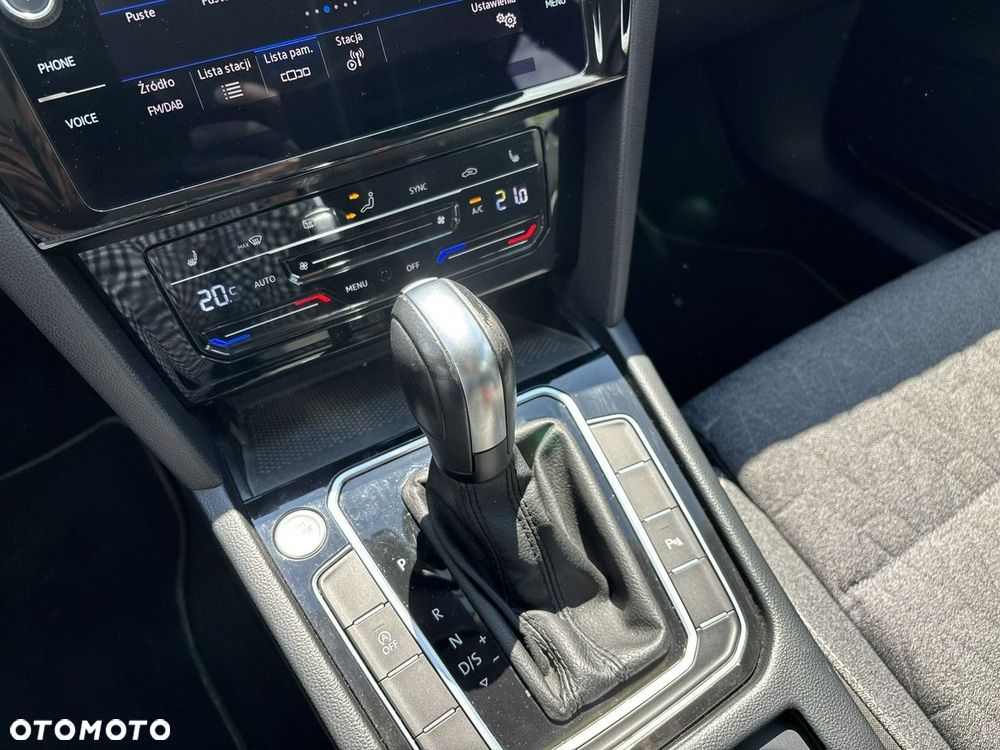 Volkswagen Passat 1.5 TSI EVO Business DSG - 25
