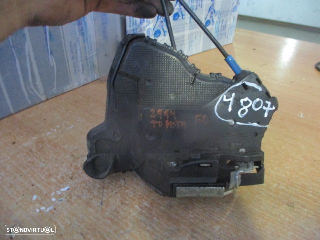 Fecho Fec4807 TOYOTA AURIS 2008 2.0D4D 126CV 5P CINZA  Fd 2 Pinos TOYOTA AURIS 1 FASE 1 2009 2.0 D4D 126CV 5P AZUL F DRT 2 PINOS TOYOTA AURIS 1 FASE 1 2007 1.6I 125CV 5P PRETO FDRT 2 PINOS - 3