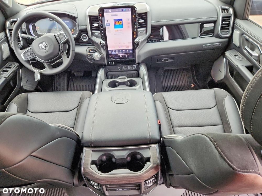 Dodge RAM - 8