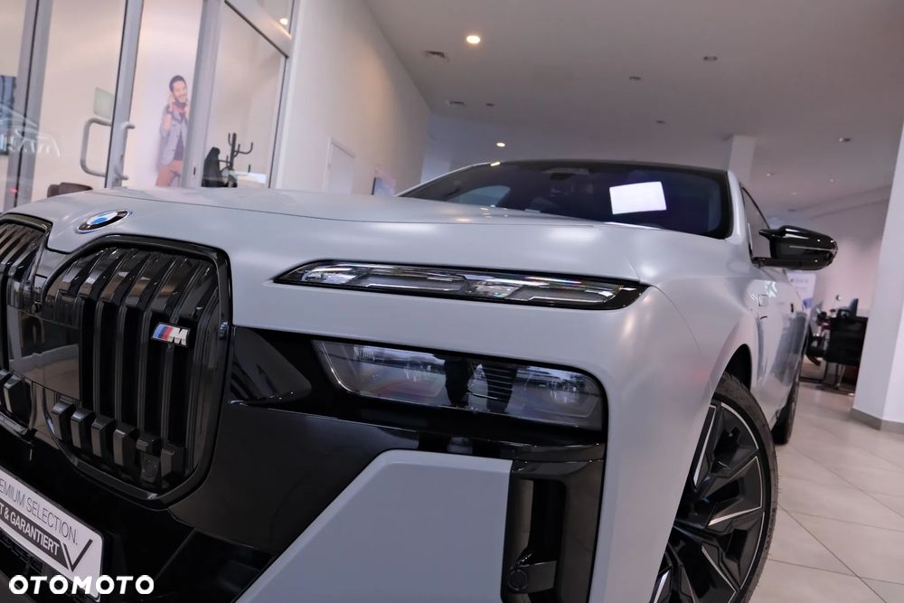 BMW Seria 7 M760e PHEV xDrive Individual Edition sport - 18