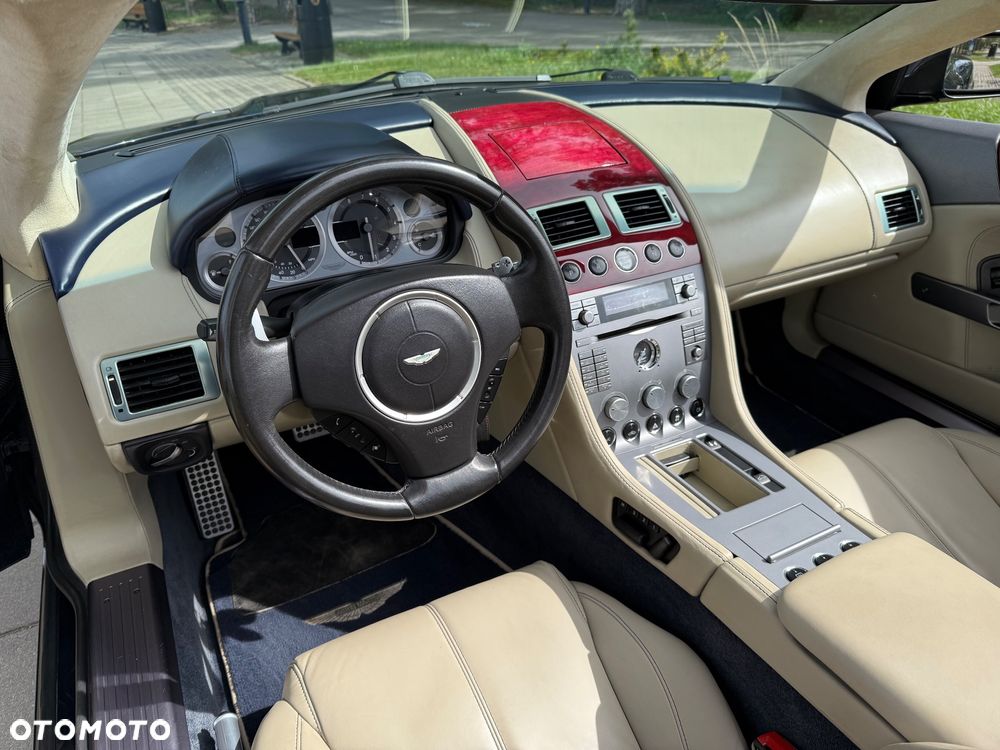 Aston Martin DB9 - 22