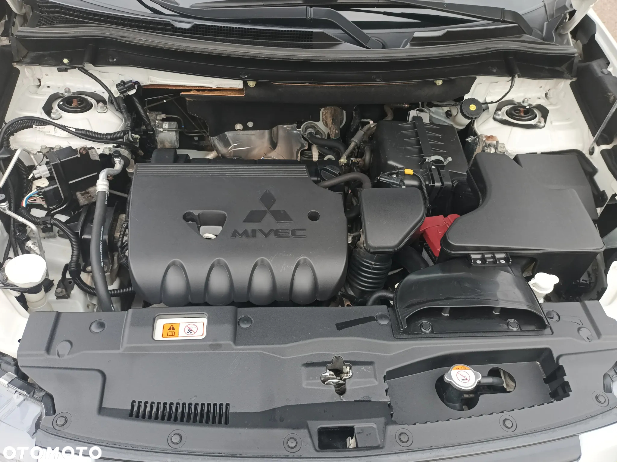 Mitsubishi Outlander 2.0 Intense Comfort 4WD CVT - 29