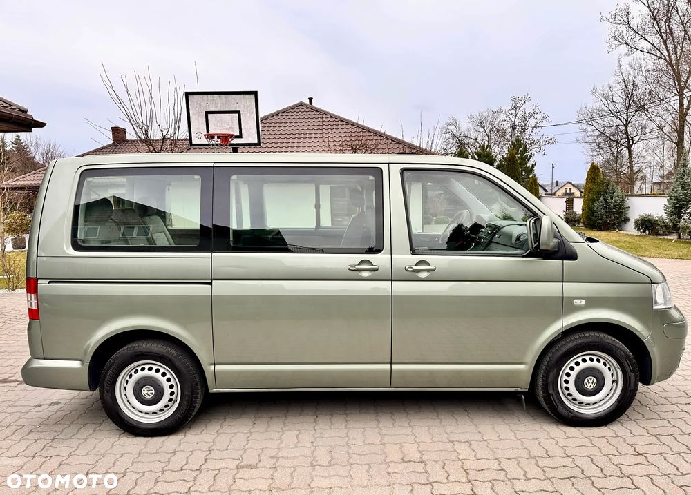 Volkswagen Multivan - 11