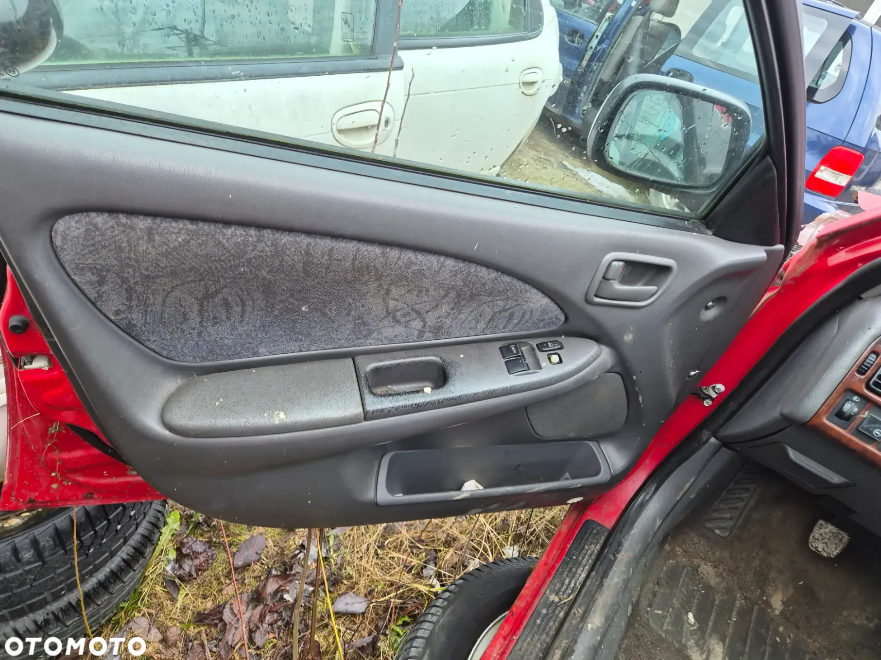 TOYOTA AVENSIS T22 SEDAN fotel fotele kanapa deska kokpit podsufitka boczek boczki klamka podłokietnik licznik - 4
