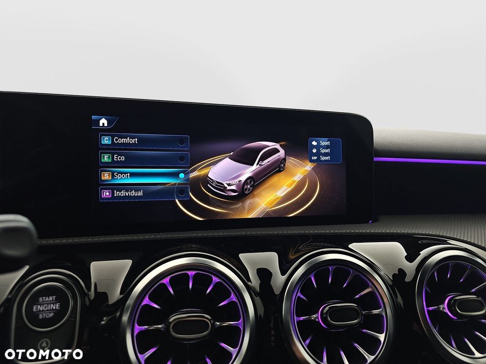 Mercedes-Benz Klasa A 220 4-Matic AMG Line 8G-DCT - 27