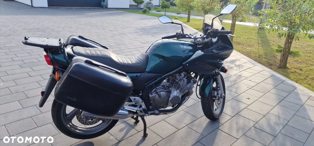 Yamaha XJ - 6